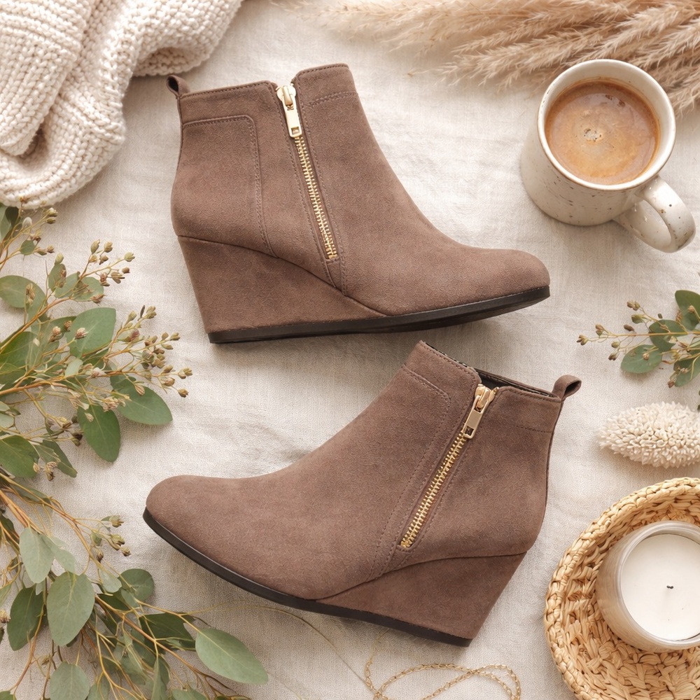 Dream Paris side zip wedge ankle boot/ bootie ❤️